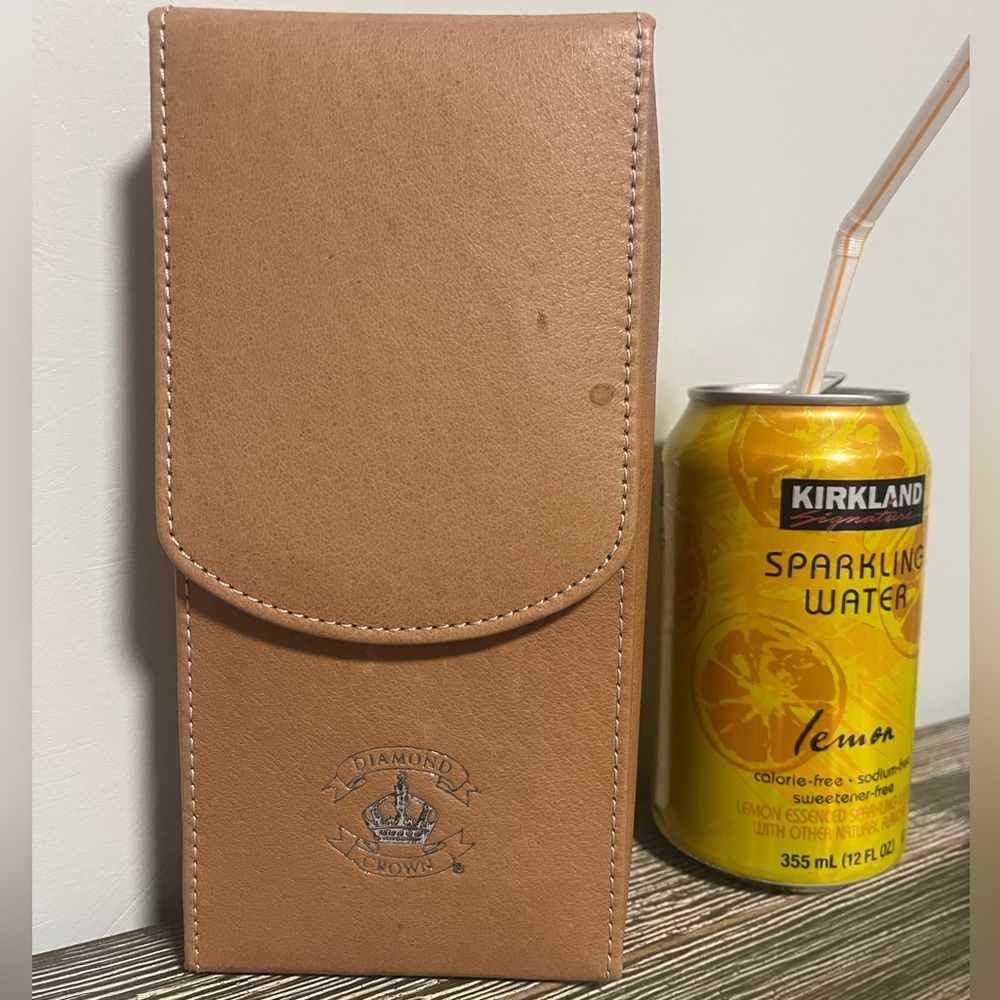 Diamond crown-Cigar Magnetic Leather Case